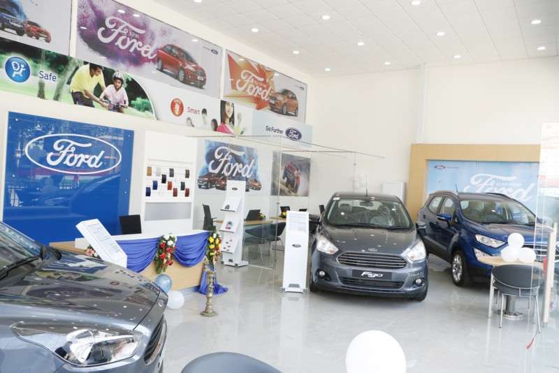 Ford Opens New Showroom