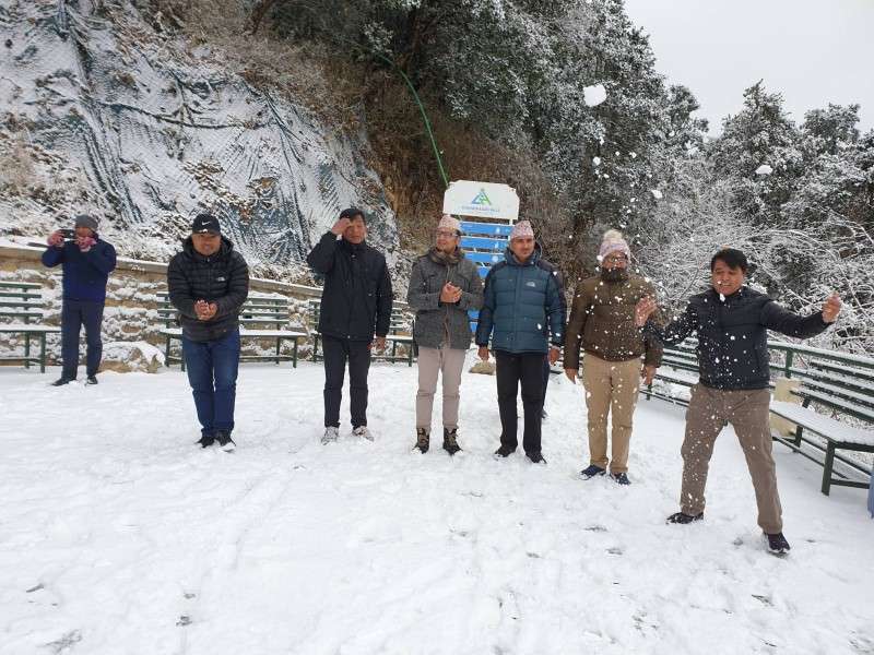 Westerly Winds Bring Light Rain, Snowfall