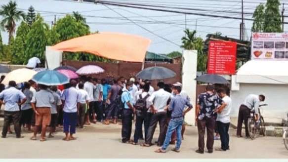Workers Stage Protest against Hulas Wire for Fourth Day