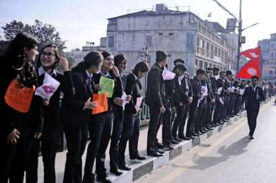 Human chain formed to protest unofficial blockade