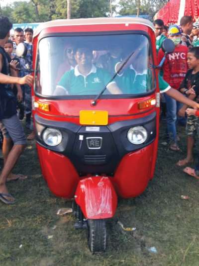 27 Bajaj REs Booked at Bajaj RE Test Drive Fair