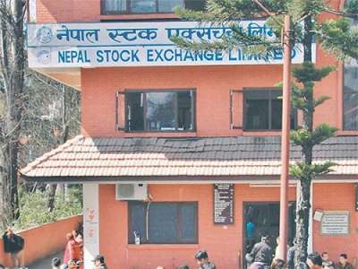 Sharp Decline in Share Transaction Amount in One Month 