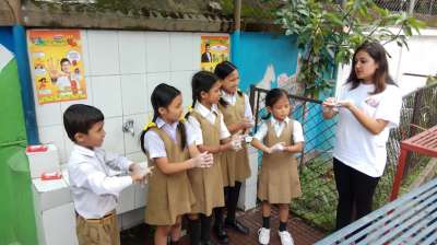 Lifebuoy Celebrates Global Hand Washing Day with a ‘High 5’
