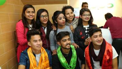 Nepal Idols Launch the Sale of OPPO F5