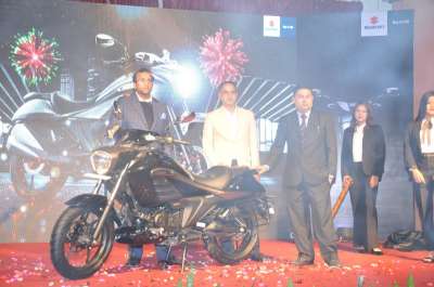 Suzuki Intruder Hits the Road