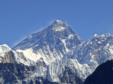 More than Thousand Climbers Perish in Mountains in a Century
