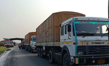 Industrialists Demand Easing Import of Raw Materials and Supply of Goods 