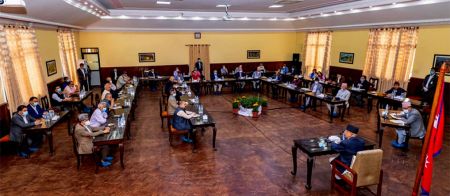 Experts Suggest Relaxing Lockdown 'Carefully' to Resume Socio-Economic Activities