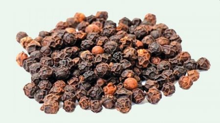 Government Allows Import of Peas and Black Pepper Stuck at vairous Ports 