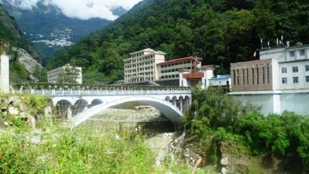     Seven Containers of Goods Entering Nepal from China Border Points Daily 