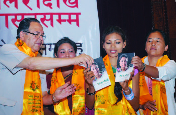 ‘Kamlari dekhi Sabhasadsamma’